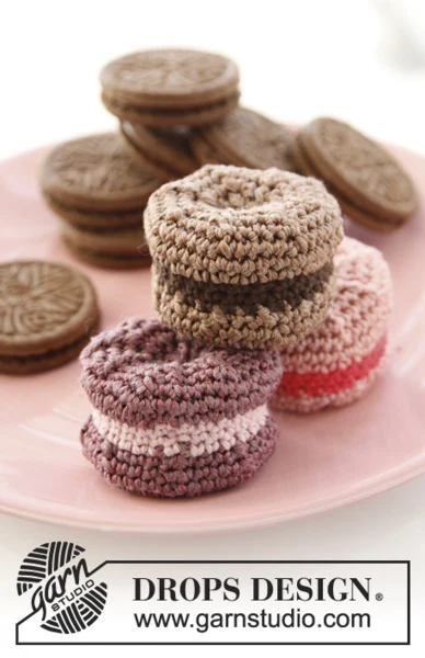 24-35 Sweet Macaroons by DROPS Design