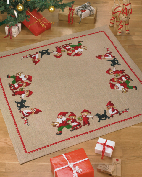 Kit de bordado Duendes / perro negro 120 x 120 cm