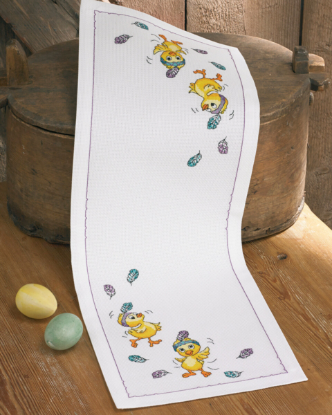 Kit de bordado Pollos danzantes 24 x 67 cm