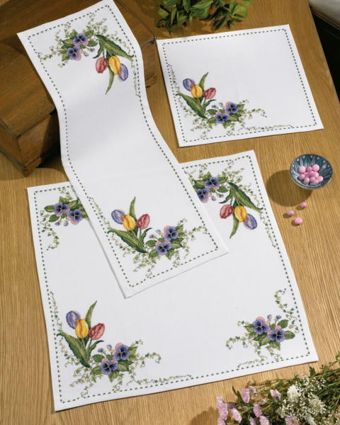 Kit de bordado 3 tulipanes 26 x 79 cm
