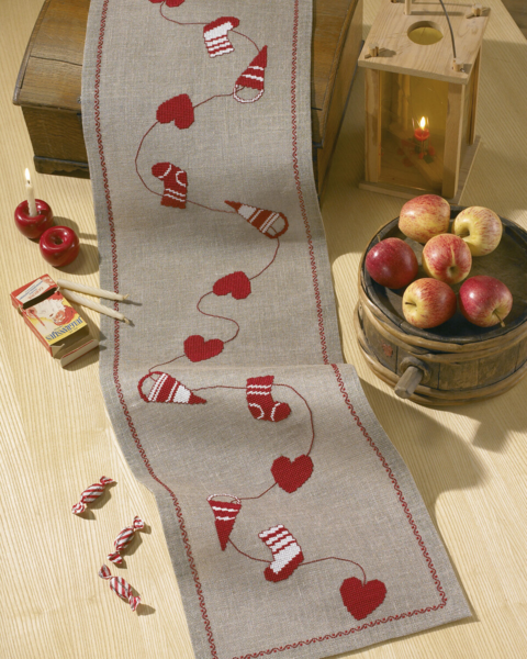 Kit de bordado Camino de Navidad en Natural 33 x 116 cm