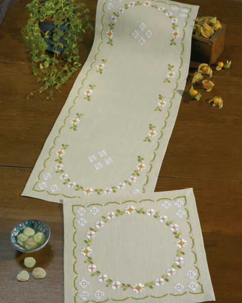 Kit de bordado Flores blancas 36 x 93 cm