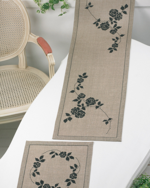 Kit de bordado Rosas negras 36 x 110 cm