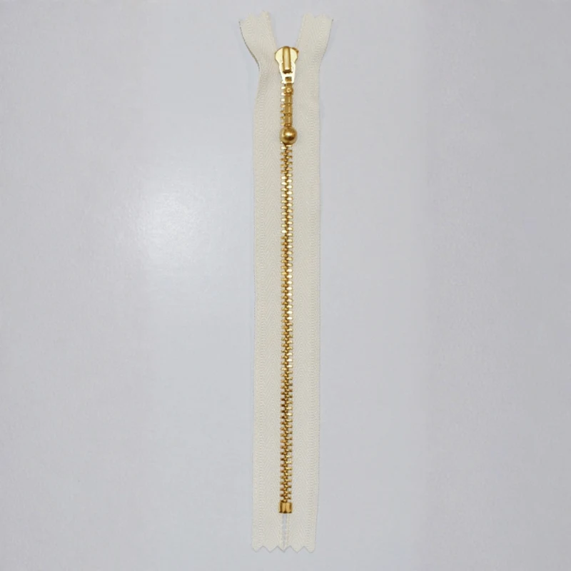 YKK Cremallera Fija, Latón, 4 mm 841 Crudo
