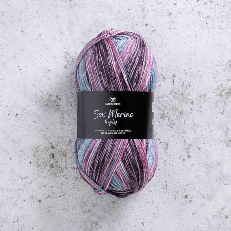Svarta Fåret Sox Merino 4 ply 15 Realismo mágico