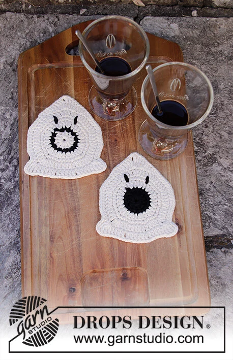 Extra 0-1425 Boo and Boo-Hoo by DROPS Design — Fantasmas de ganchillo para Halloween. Cada fantasma utiliza unos 18 g; el kit vende ovillos completos. — 1