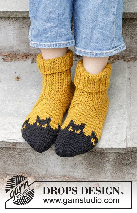 244-43 Holy Socks! by DROPS Design — Calcetines: 35/37, 38/40 y 41/43; pie: 22, 24 y 27 cm. También agujas de doble punta de 4 mm. — 2