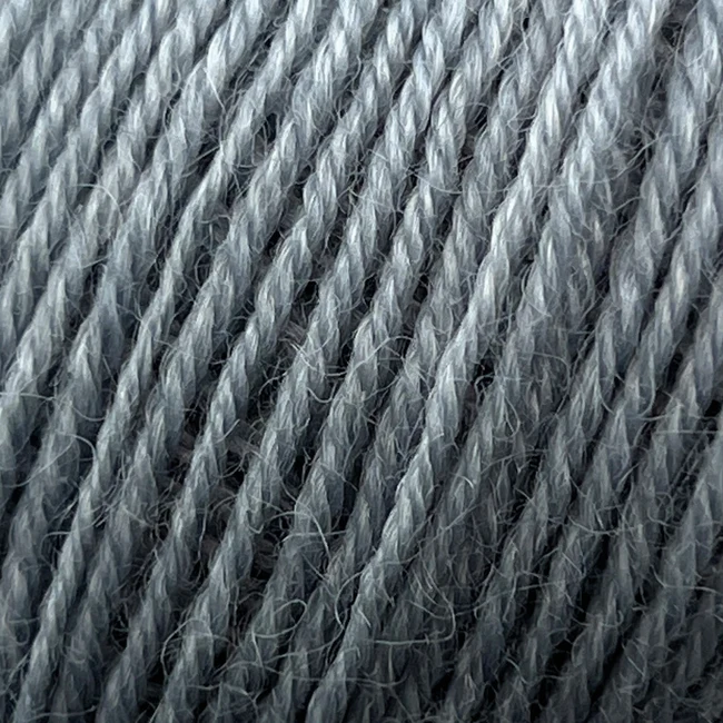 Onion Nettle Sock Yarn 1018 Gris claro