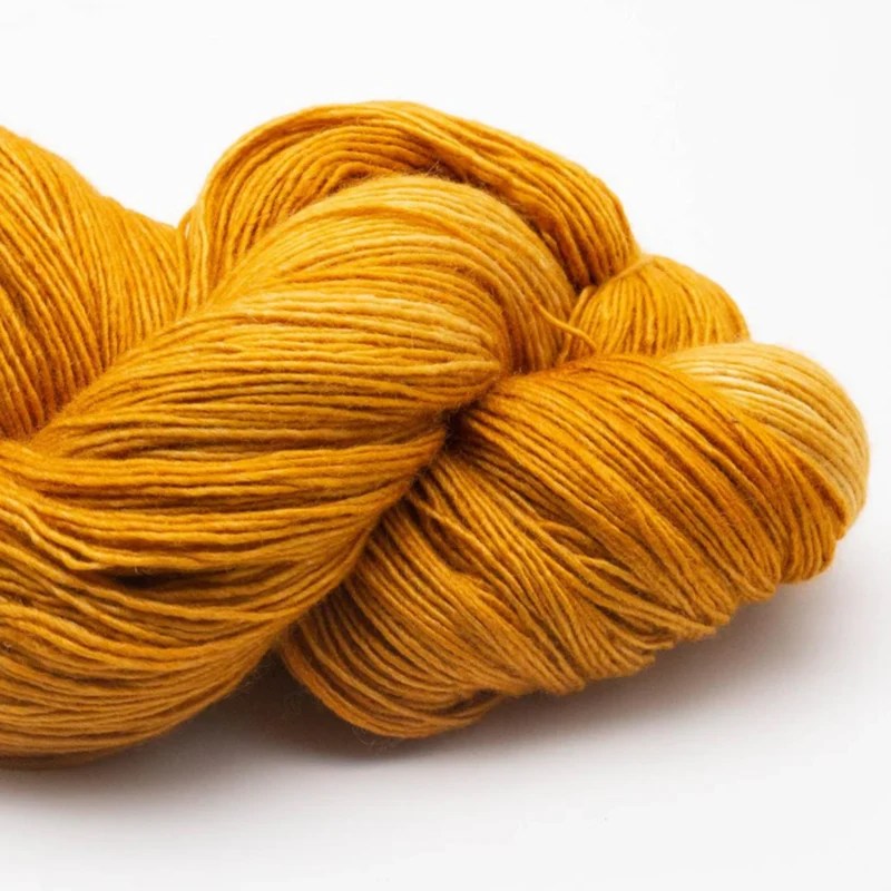 Manos del Uruguay Fino SF424 Gilt