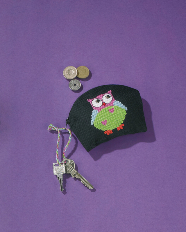 Kit de bordado Búho en monedero negro 13 x 10 cm