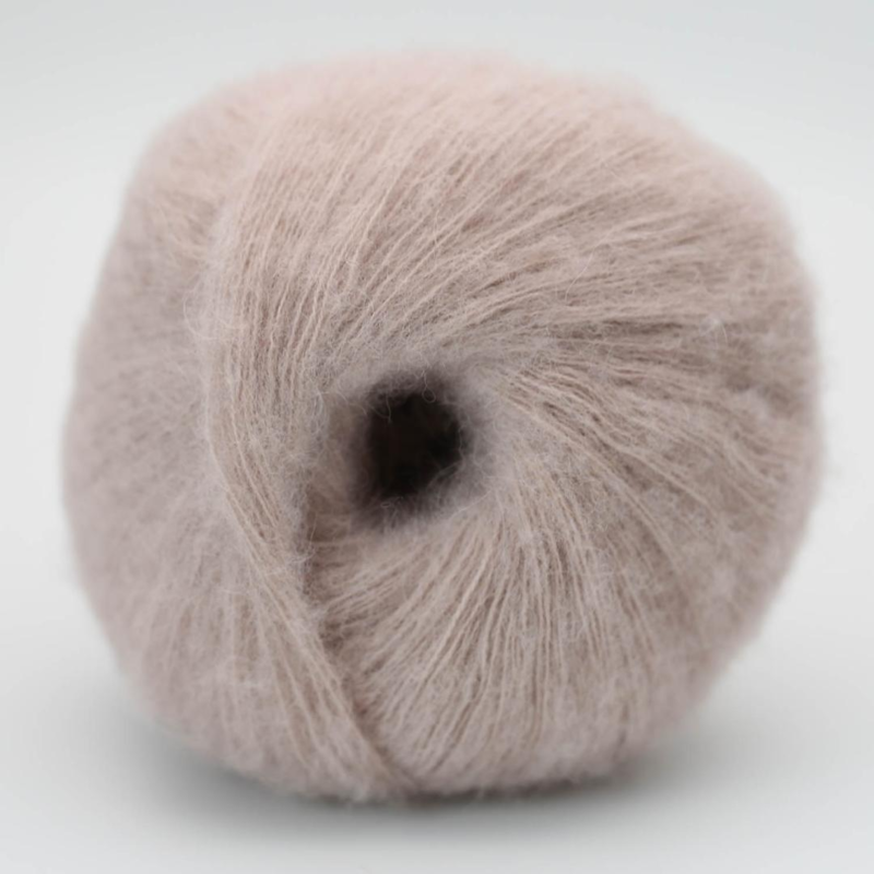 BC Garn Svala 02 Beige grisáceo