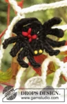 Extra 0-854 Black Widow by DROPS Design — Araña y telaraña de Halloween. Se incluyen ovillos completos de amarillo 24 y rojo 08 para los detalles que el patrón indica como sobrantes. — 3