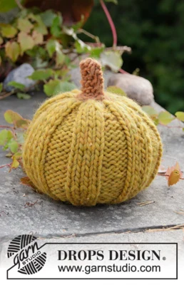 Extra 0-1501 Cinderella's Pumpkins by DROPS Design — Calabaza de unos 16 cm de alto. Una calabaza pesa unos 54 g; el kit contiene los dos ovillos indicados. — 1