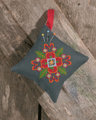 Kit de bordado Alfiletero Popular 2 12 x 12 cm